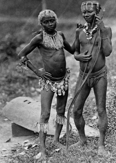 Great_Andamanese_-_two_men_-_1875.jpg